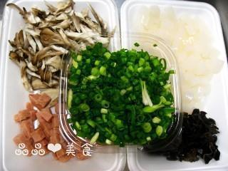 菌菇魔芋菜饭怎么做，菌菇魔芋菜饭怎么做好吃，菌菇魔芋菜饭做法