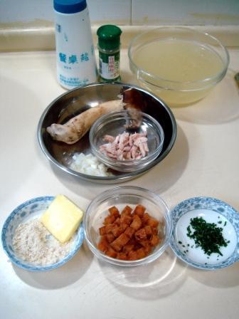 松茸鸡肉浓汤怎么做，松茸鸡肉浓汤怎么做好吃，松茸鸡肉浓汤做法